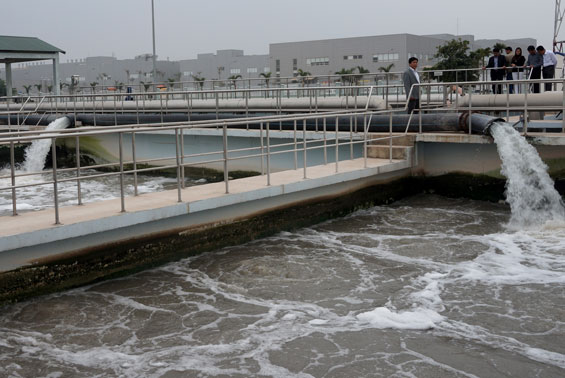 Máy giặt công nghiệp và cách xử lý nước thải