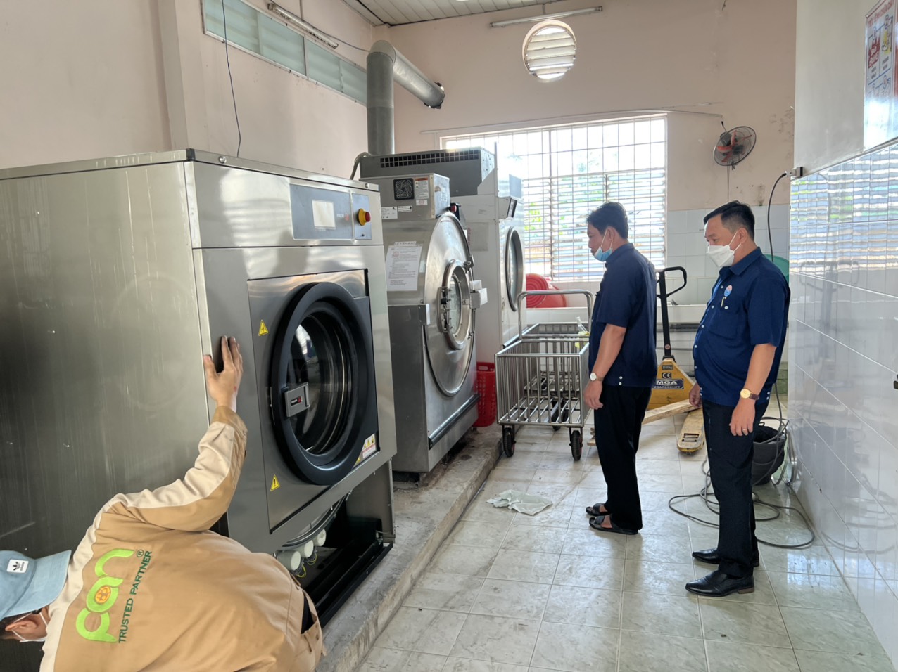 Tổng hợp điểm cần lưu ý của một số hãng máy giặt công nghiệp hiện nay