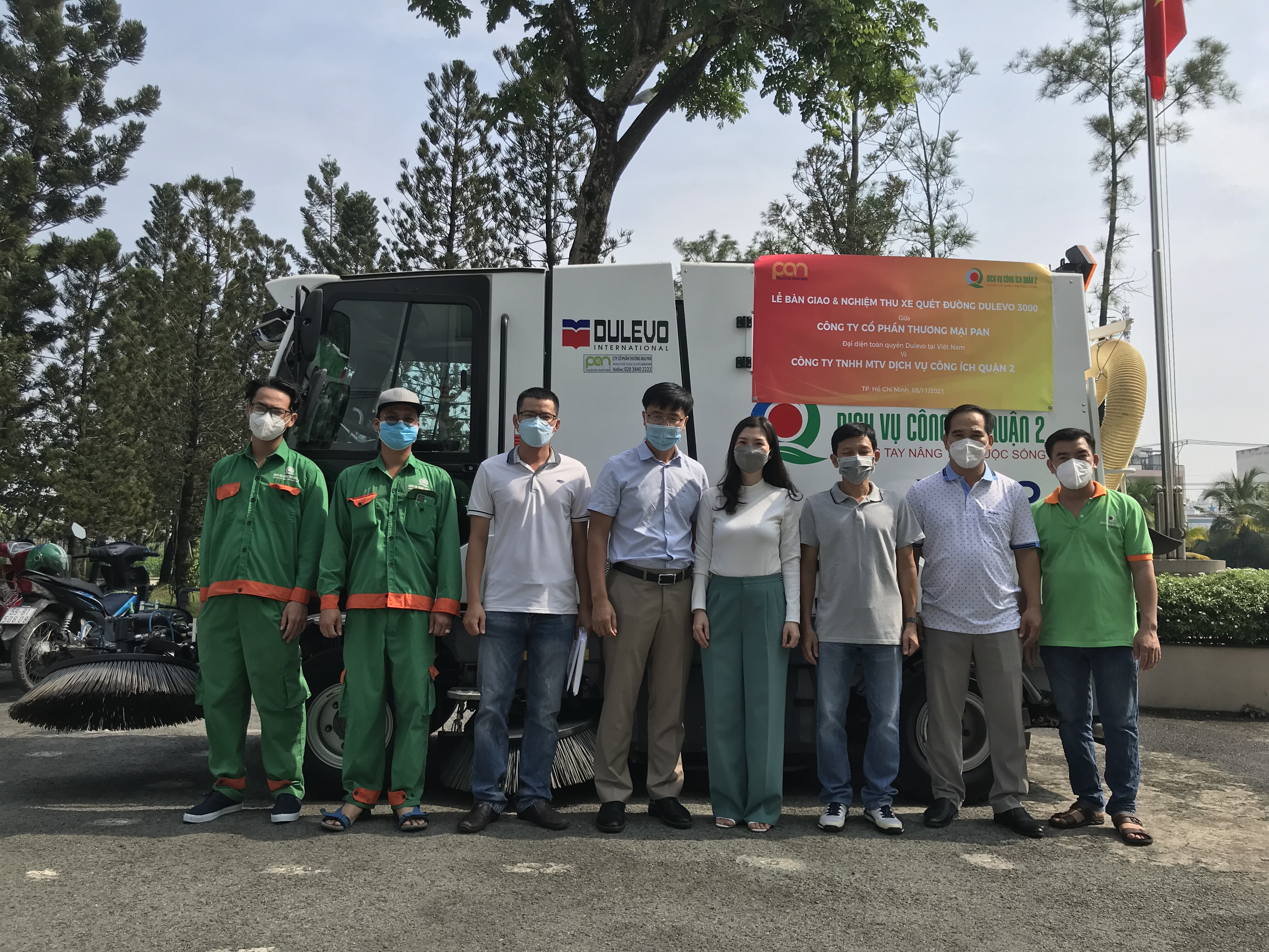 Lễ bàn giao xe quét đường Dulevo 3000 cho công ty TNHH DVMTV Công Ích Quận 2