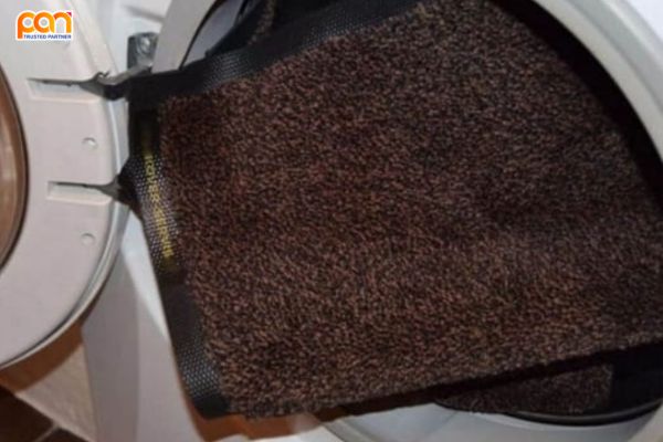 Giặt thảm lông bằng máy giặt được không?