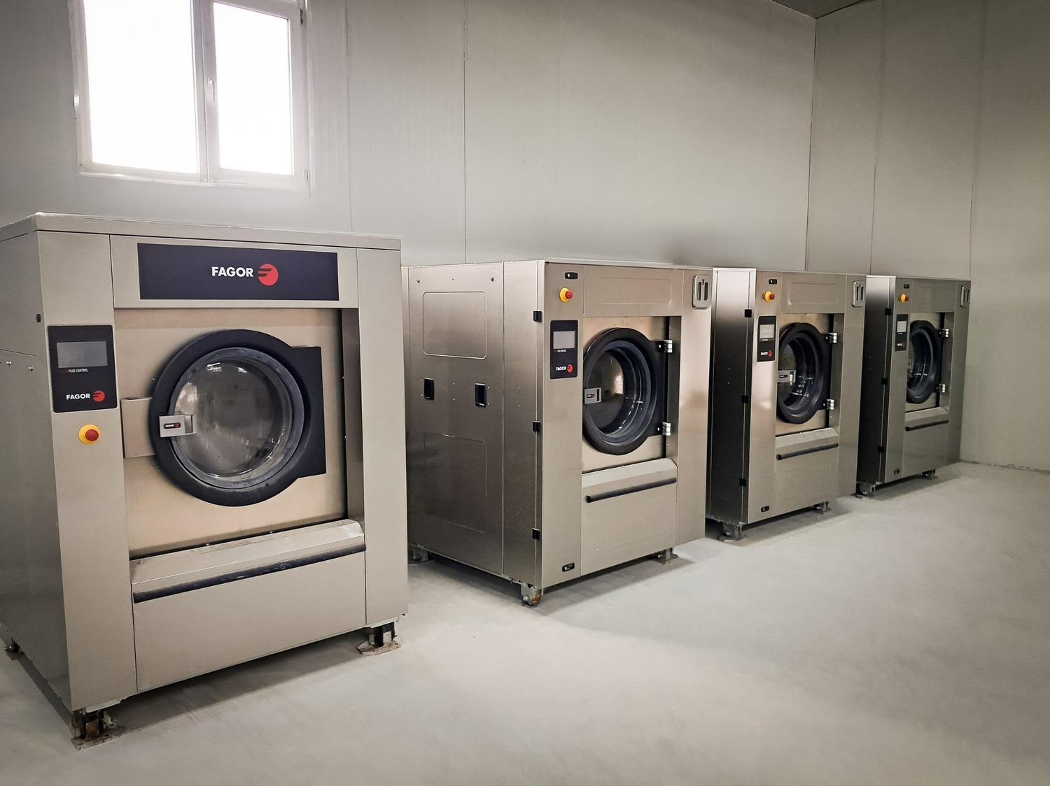 Máy giặt công nghiệp Fagor – Giải pháp giặt chuyên nghiệp Châu Âu
